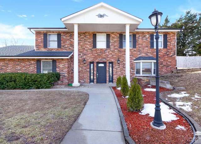 Property at 1405 Holly Ln, Junction City, KS 66441, 4 beds, 2.5 baths