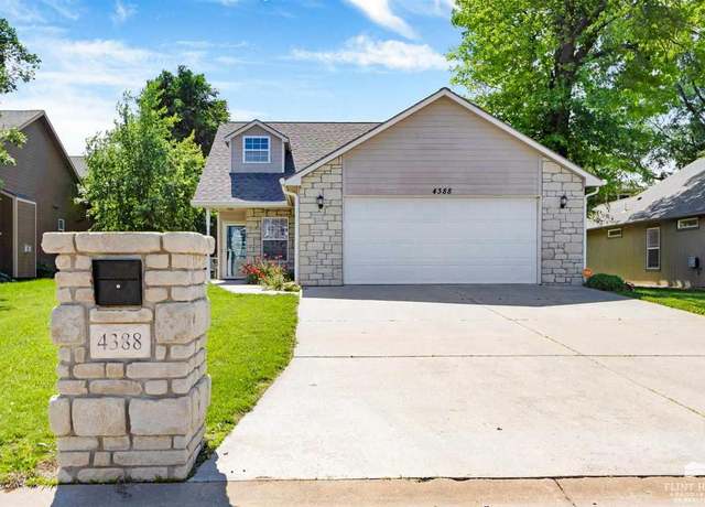 Property at 4388 Aspen Dr, Manhattan, KS 66502, 3 beds, 2 baths
