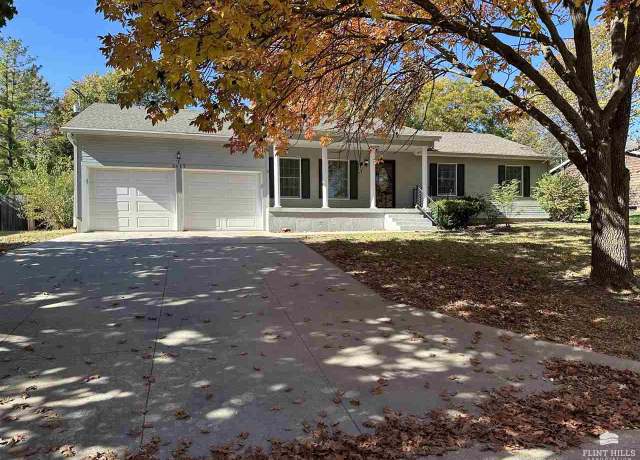 Property at 3427 Treesmill Dr, Manhattan, KS 66503, 4 beds, 3 baths