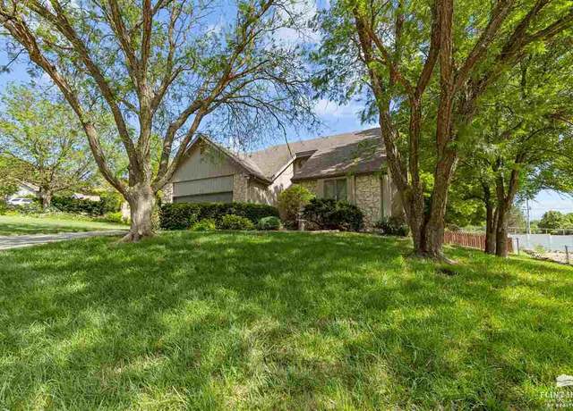 Property at 3667 Everett Dr, Manhattan, KS 66503, 4 beds, 3.5 baths