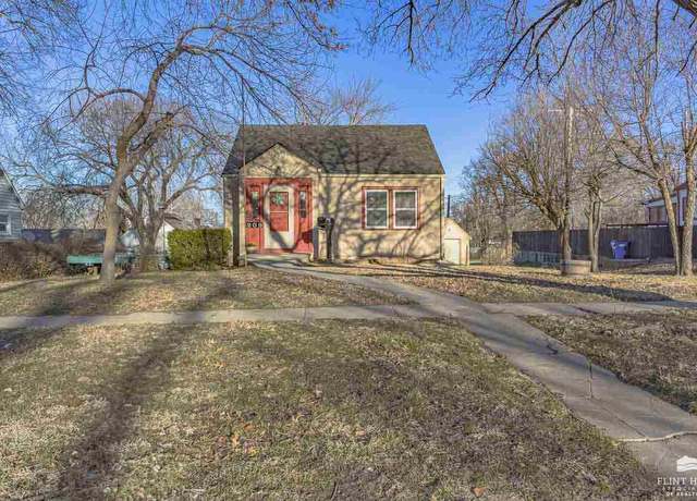 Property at 209 S Adams St, Junction City, KS 66441, 4 beds, 1 bath