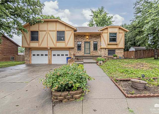Property at 1912 Winona Cir, Junction City, KS 66441, 4 beds, 3 baths
