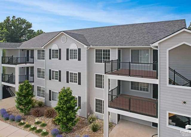 Property at 2411 Woodway Dr Unit A, Manhattan, KS 66502, 4 beds, 2 baths