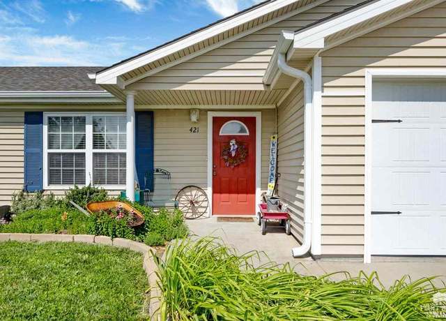 Property at 421 Brookhaven Dr, Manhattan, KS 66502, 3 beds, 2 baths