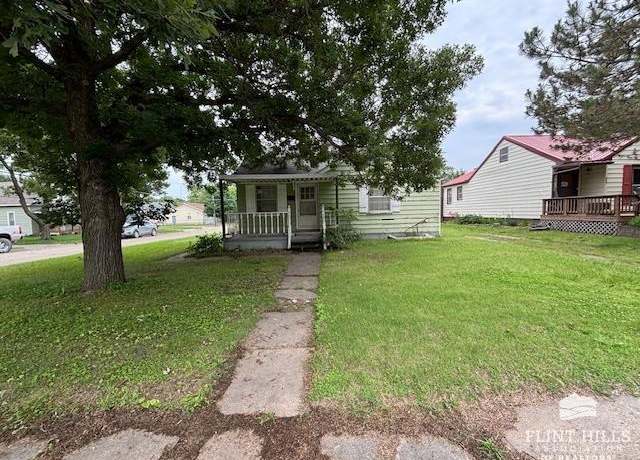 Property at 120 N 9th St, Herington, KS 67449, 2 beds, 1 bath