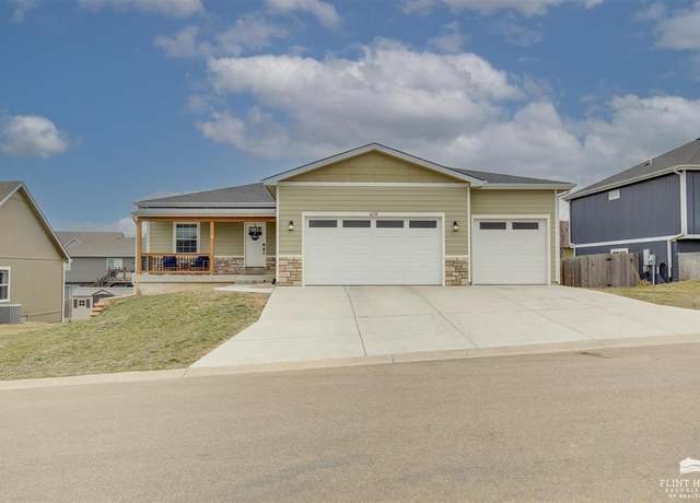 Property at 609 Heather Ct, St. George, KS 66547, 6 beds, 3 baths