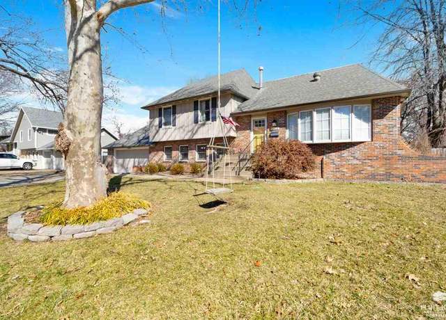 Property at 2914 Nevada St, Manhattan, KS 66502, 4 beds, 2.5 baths