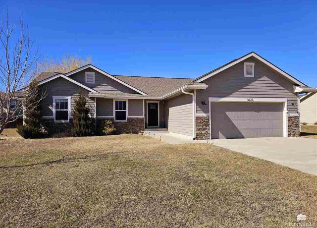 Property at 4624 Nature Ave, Manhattan, KS 66502, 3 beds, 2 baths