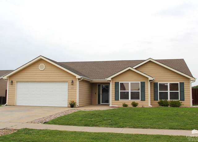 Property at 2813 Brookville Dr, Manhattan, KS 66502, 3 beds, 2 baths