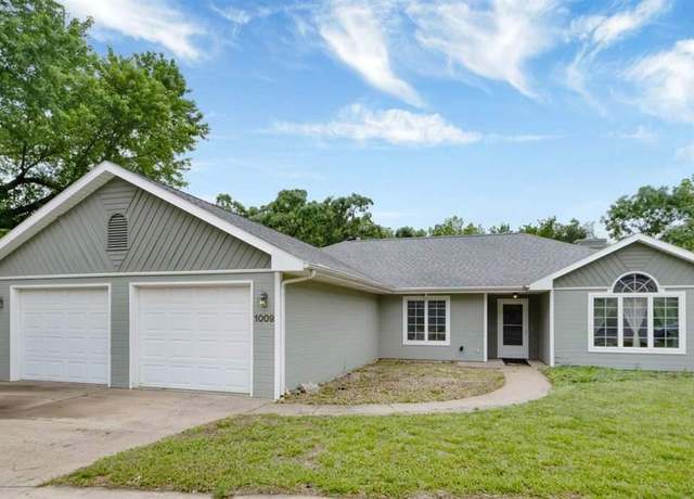 Property at 1009 Cox Cir, Manhattan, KS 66502, 2 beds, 2 baths