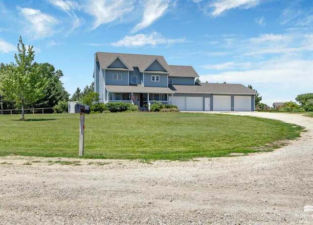 Property at 1809 Overview Drive Dr, Clay Center, KS 67432, 3 beds, 3.5 baths