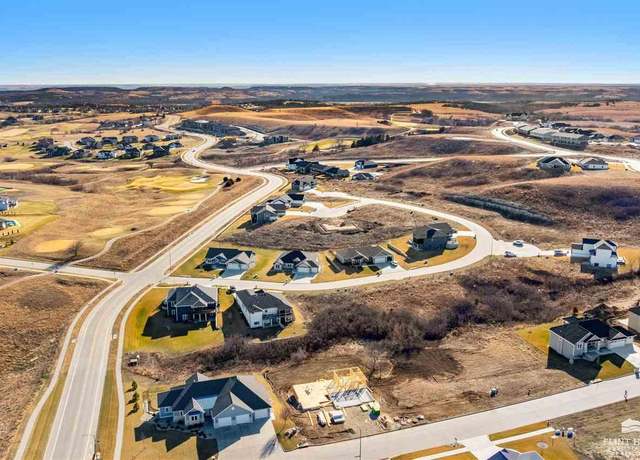 Property at 3904 Travers Cir, Manhattan, KS 66503