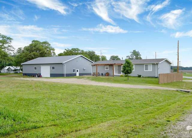 Property at 2321 Center Detroit St, Abilene, KS 67410, 3 beds, 2.5 baths