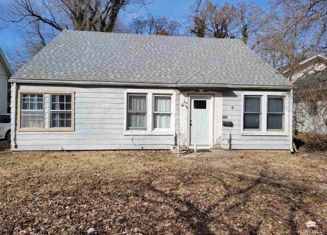 Property at 1604 Pierre St, Manhattan, KS 66502, 5 beds, 2 baths
