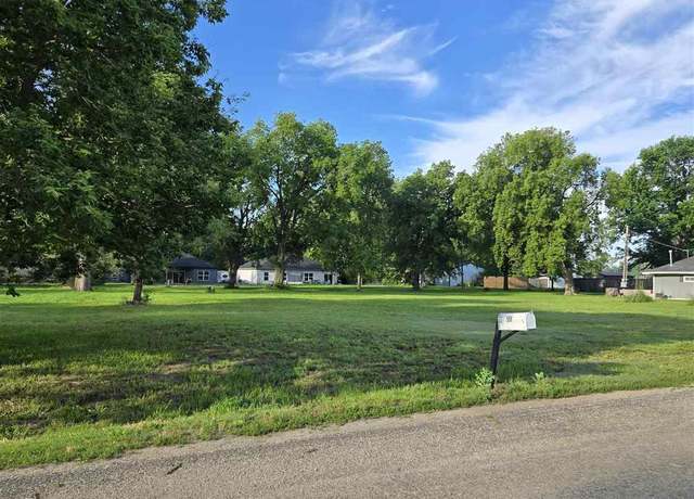 Property at 513 W 6th St, Solomon, KS 67480