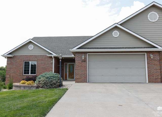Property at 1028 Brianna Ct, Manhattan, KS 66503, 5 beds, 2.5 baths