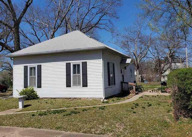 Property at 834 W 8th St, Junction City, KS 66441, 2 beds, 2 baths