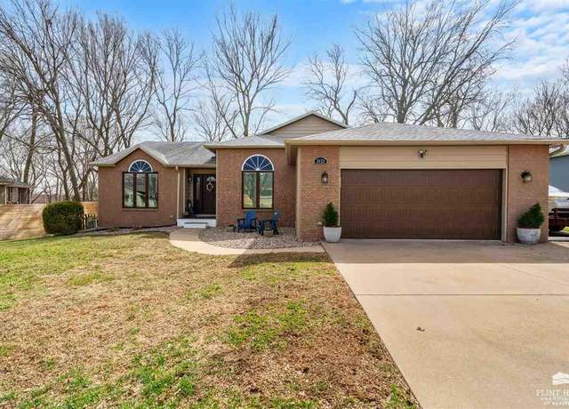 Property at 3425 Gary Ave, Manhattan, KS 66502, 4 beds, 3 baths