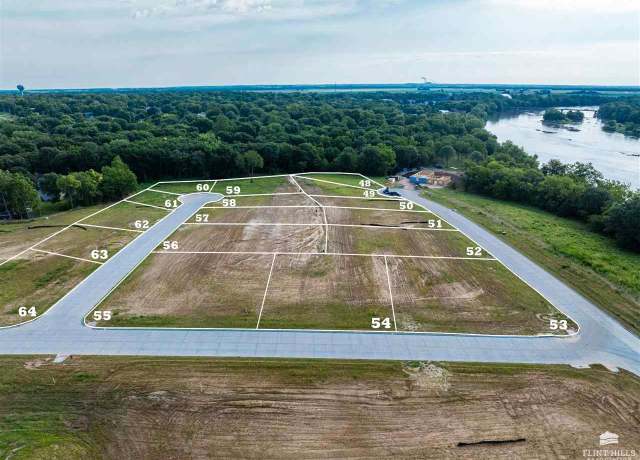 Property at 206 Pebblebrook Cir, Wamego, KS 66547