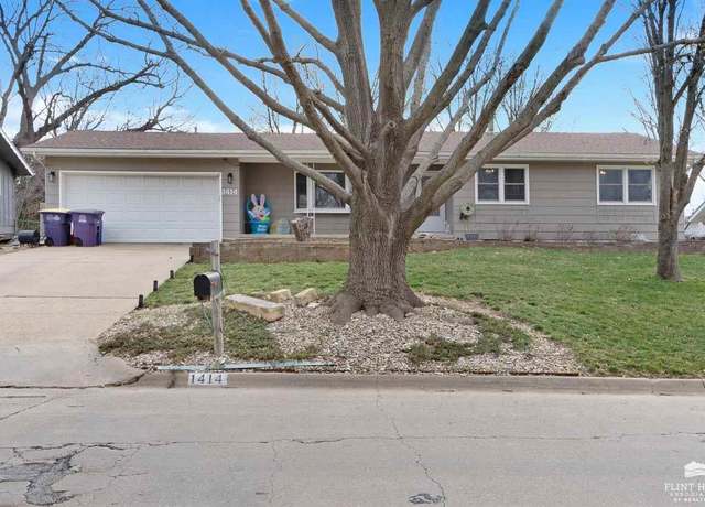 Property at 1414 Westwind Dr, Manhattan, KS 66503, 5 beds, 3 baths