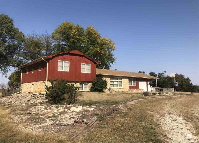 Property at 2207 Fair Rd, Abilene, KS 67410, 6 beds, 3.5 baths