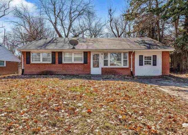 Property at 2043 College Vw, Manhattan, KS 66502, 4 beds, 2 baths