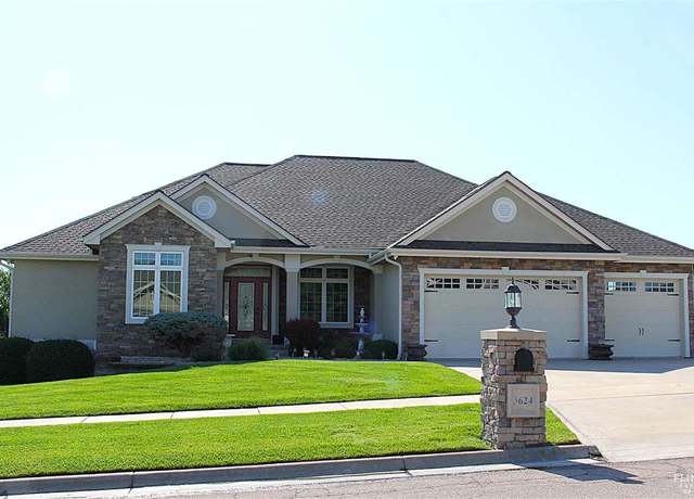 Property at 3624 Hawthorne Woods Terrace Ter, Manhattan, KS 66503, 6 beds, 4.5 baths