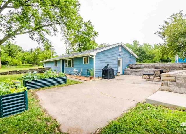 Property at 4015 Franklin Dr, St. George, KS 66535, 4 beds, 2 baths