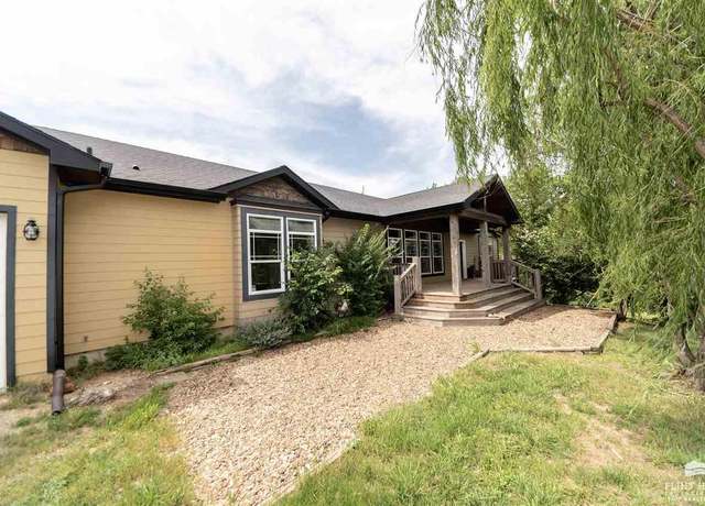 Property at 4039 N Crystal Springs Rd, Salina, KS 67401, 3 beds, 2 baths