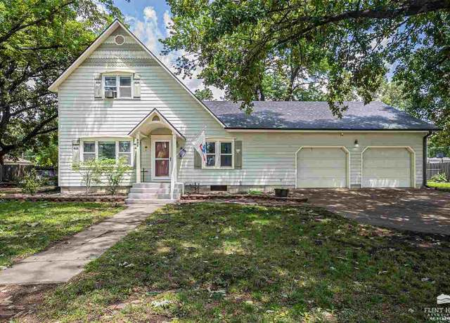 Property at 205 E 4th St, Solomon, KS 67480, 4 beds, 2 baths