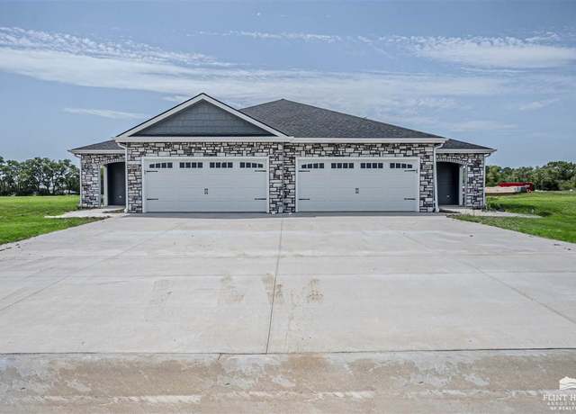 Property at 1801 NW 17th St, Abilene, KS 67410, 3 beds, 2 baths