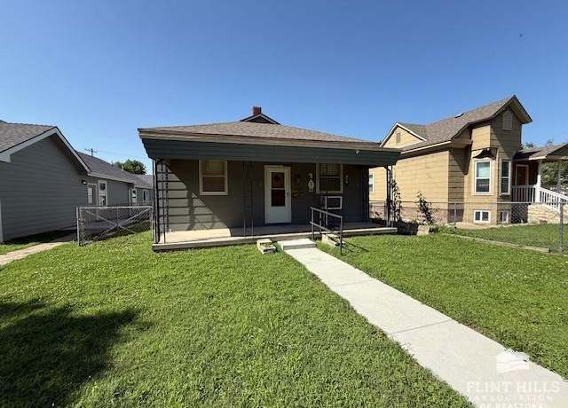 Property at 528 W 2nd St, Junction City, KS 66441, 4 beds, 1 bath