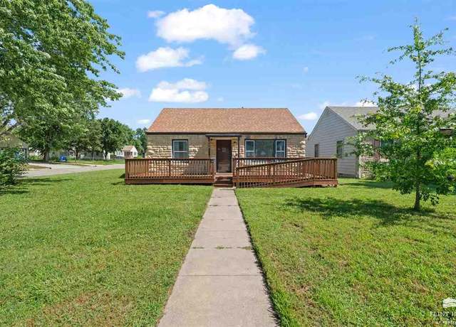 Property at 338 W Vine St, Junction City, KS 66441, 2 beds, 1 bath