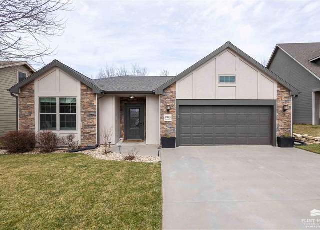 Property at 2221 Buckner Dr, Manhattan, KS 66503, 3 beds, 2 baths