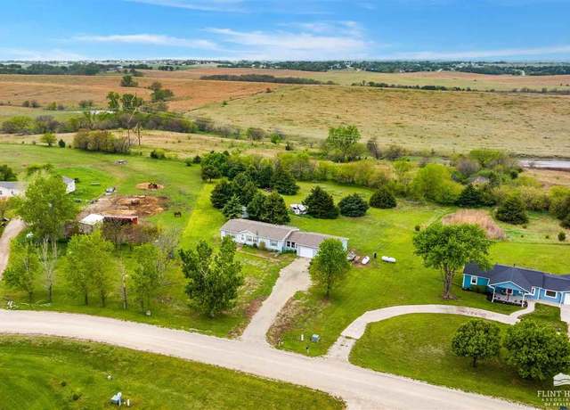 Property at 5312 Jamie Cir, Wamego, KS 66547, 3 beds, 2 baths