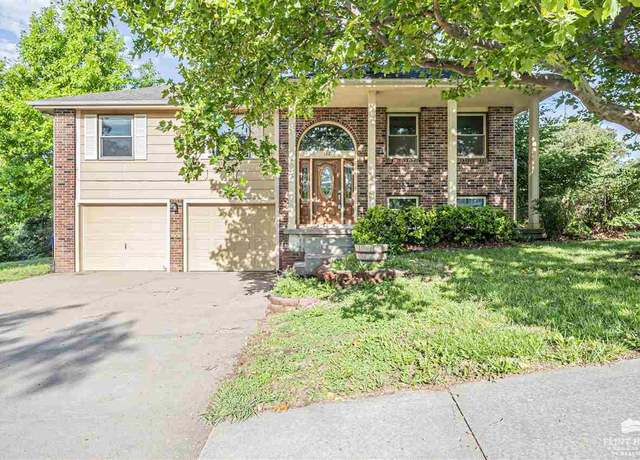 Property at 132 N Kiowa Ct, Junction City, KS 66441, 3 beds, 2.5 baths
