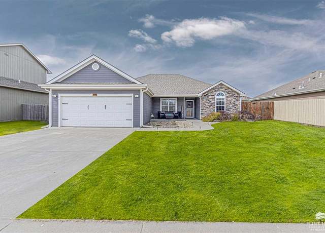 Property at 1018 Dagen Ln, Junction City, KS 66441, 3 beds, 2 baths