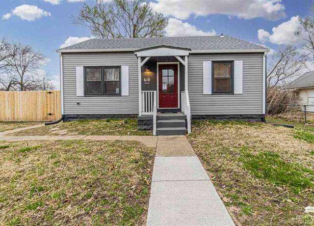 Property at 610 W 5th St, Junction City, KS 66441, 3 beds, 2 baths