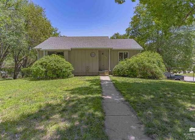 Property at 724 Dehoff Dr, Manhattan, KS 66502, 3 beds, 2 baths
