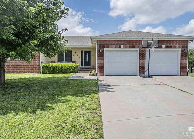 Property at 2216 Buckhorn Cir, Junction City, KS 66441, 5 beds, 3 baths