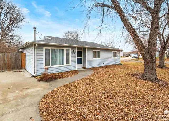 Property at 2431 Galloway Dr, Manhattan, KS 66502, 3 beds, 1 bath