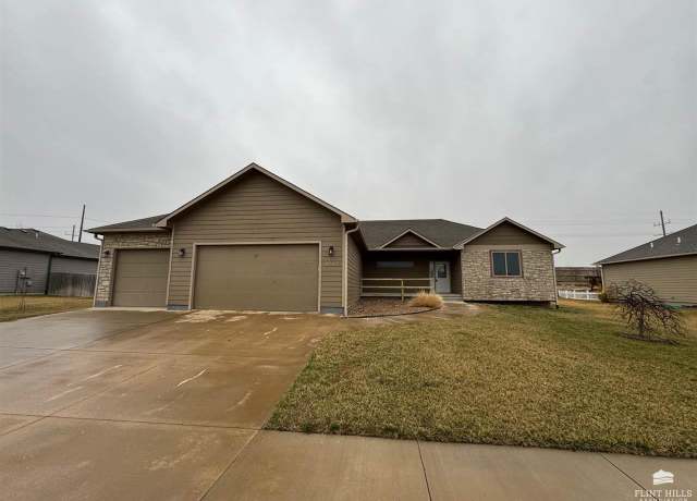 Property at 8747 N Kelliann Way, Manhattan, KS 66502, 5 beds, 3 baths