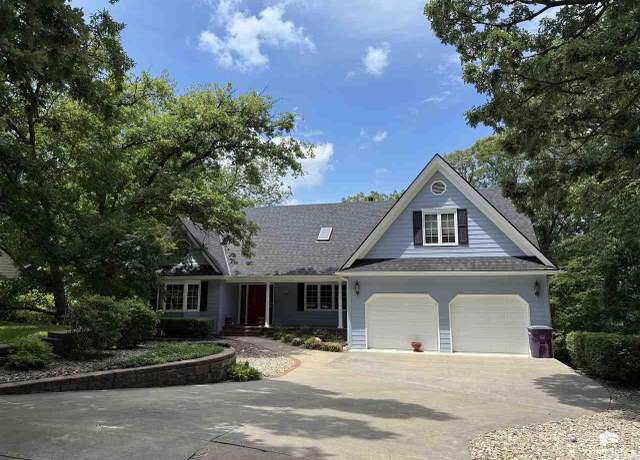 Property at 3008 Briaroak Rd, Manhattan, KS 66503, 4 beds, 4 baths