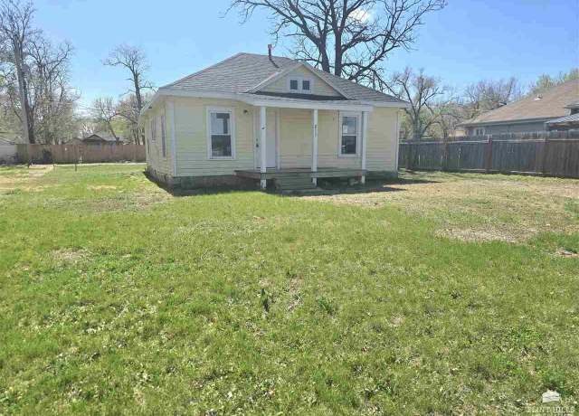 Property at 805 W 11th St, Junction City, KS 66441, 2 beds, 1 bath