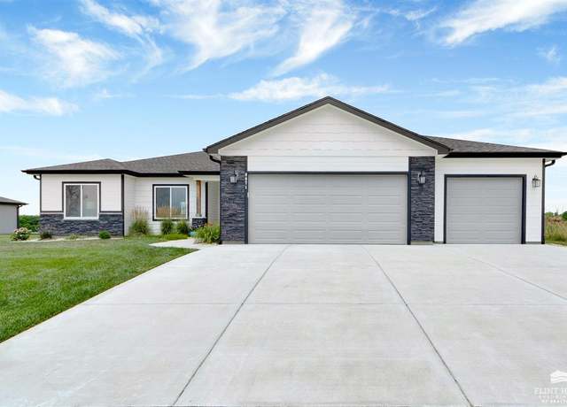 Property at 9971 Jasmine Dr, Manhattan, KS 66502, 4 beds, 2 baths