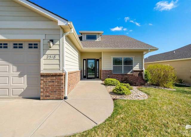 Property at 2518 Bellerive Dr, Manhattan, KS 66503, 3 beds, 2 baths