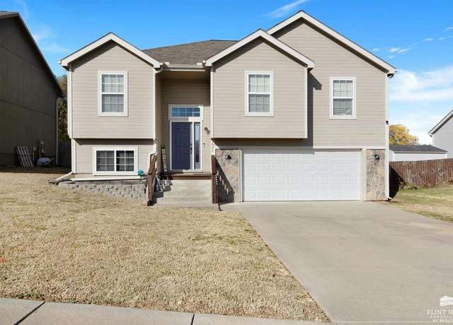 Property at 3006 Blaine Dr, Junction City, KS 66441, 5 beds, 3 baths