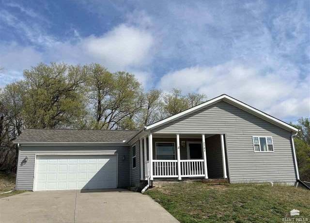 Property at 2504 Valley Dr, Junction City, KS 66441, 3 beds, 2 baths