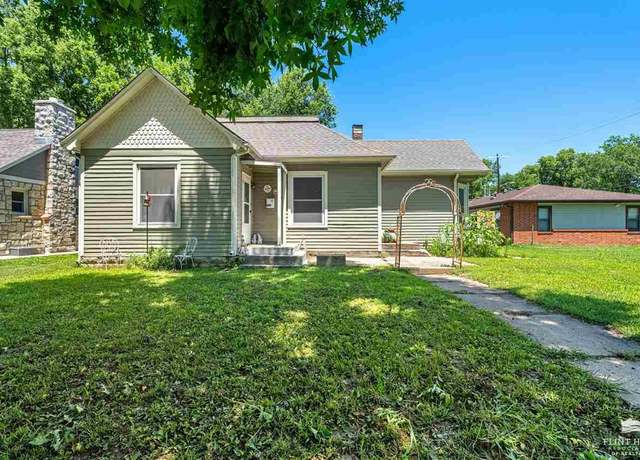 Property at 1104 Pierre St, Manhattan, KS 66502, 2 beds, 1 bath