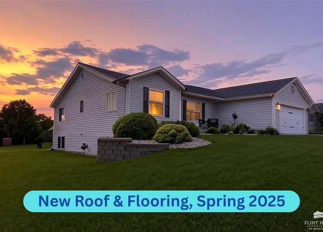 Property at 424 Stone Grove Dr, Manhattan, KS 66503, 5 beds, 3 baths